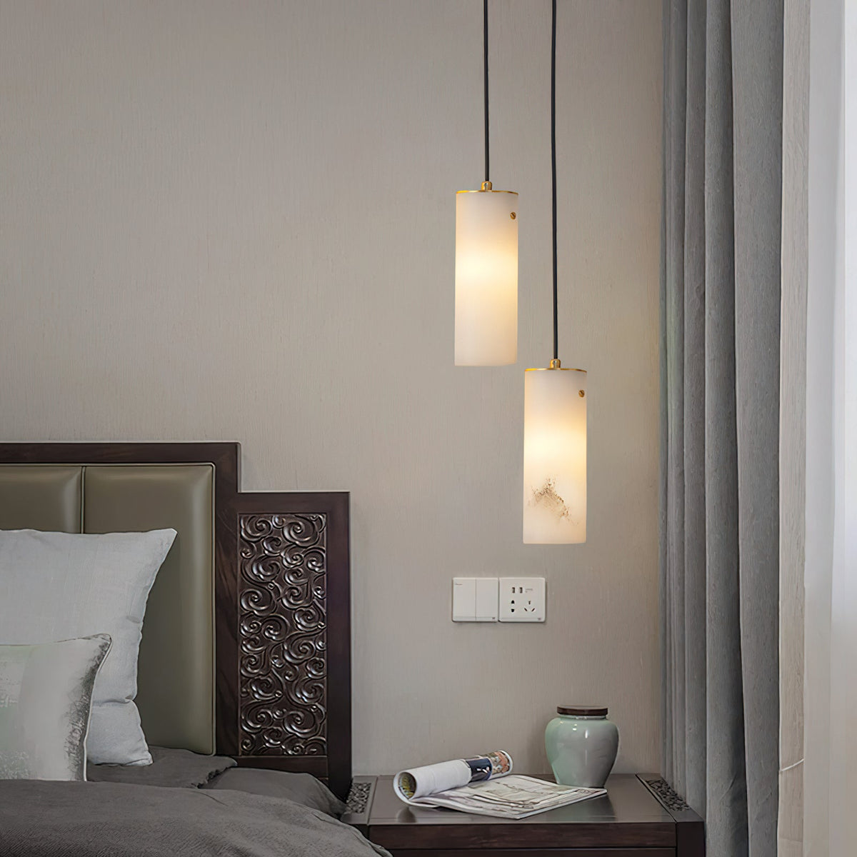 Lyvina Vertical Alabaster Pendant Light
