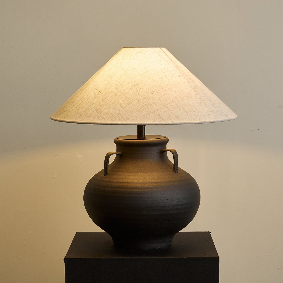 Clay Rustic Cone Jar Table Lamp