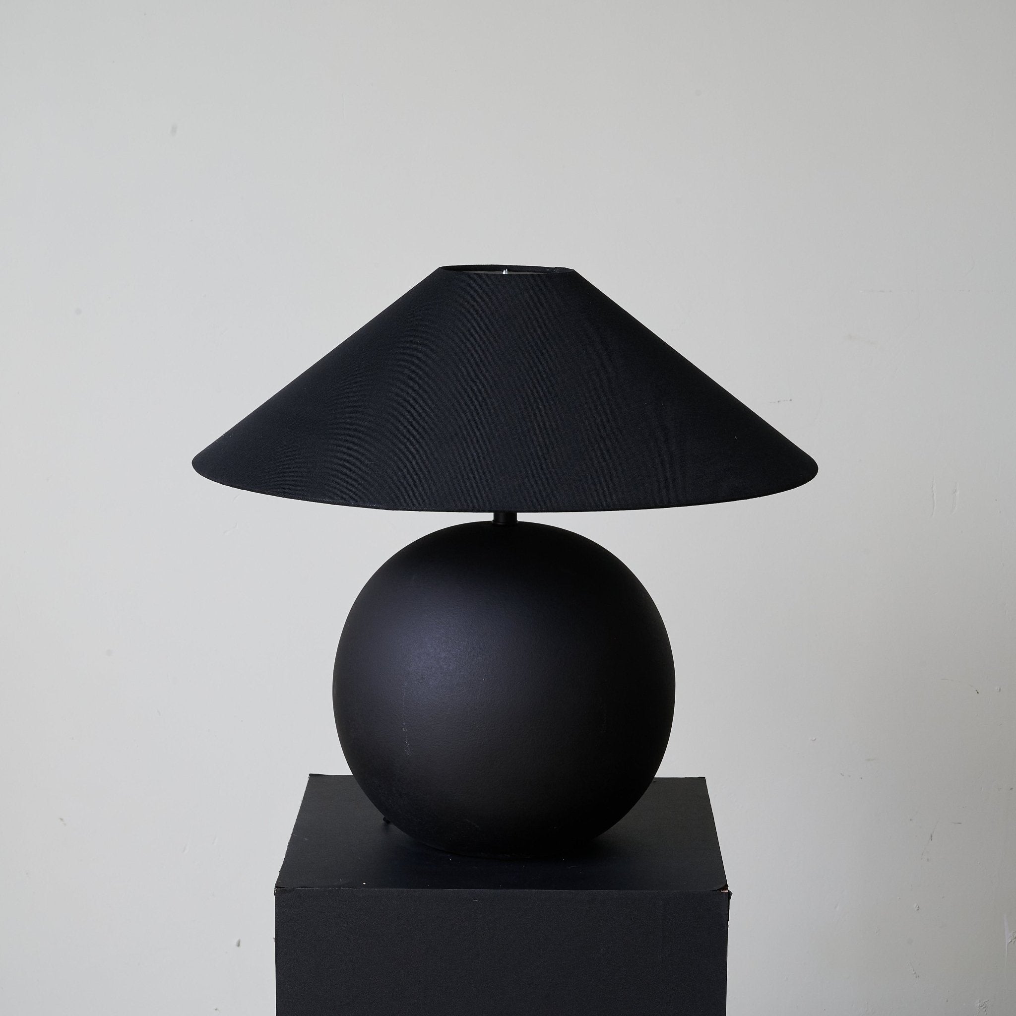 Elara Minimalist Ceramics Table Lamp