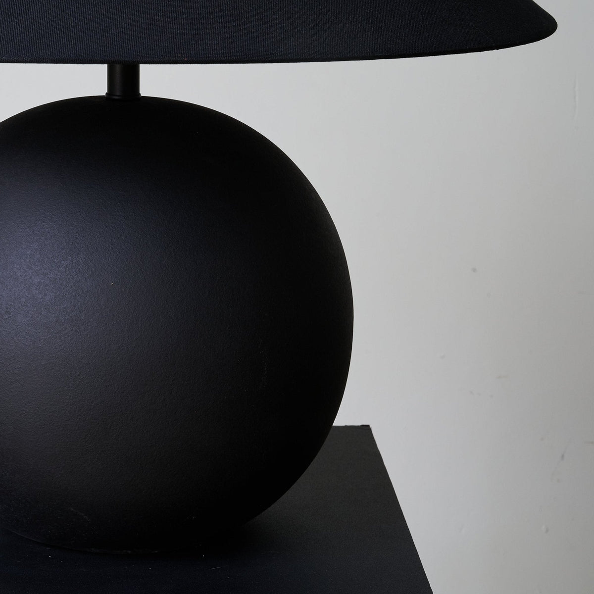 Elara Minimalist Ceramics Table Lamp