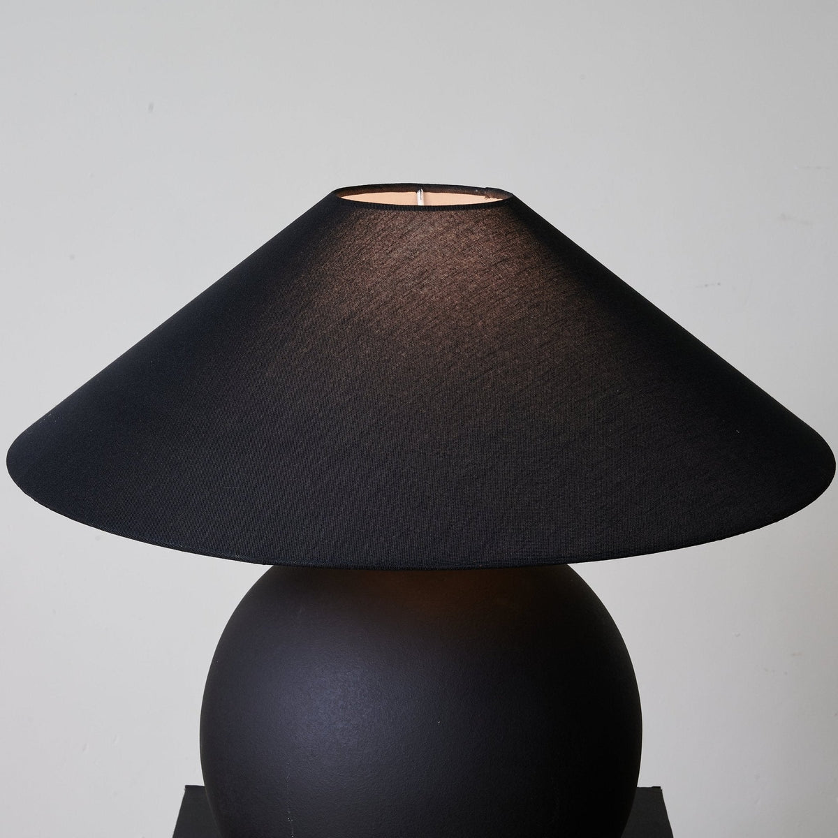 Elara Minimalist Ceramics Table Lamp