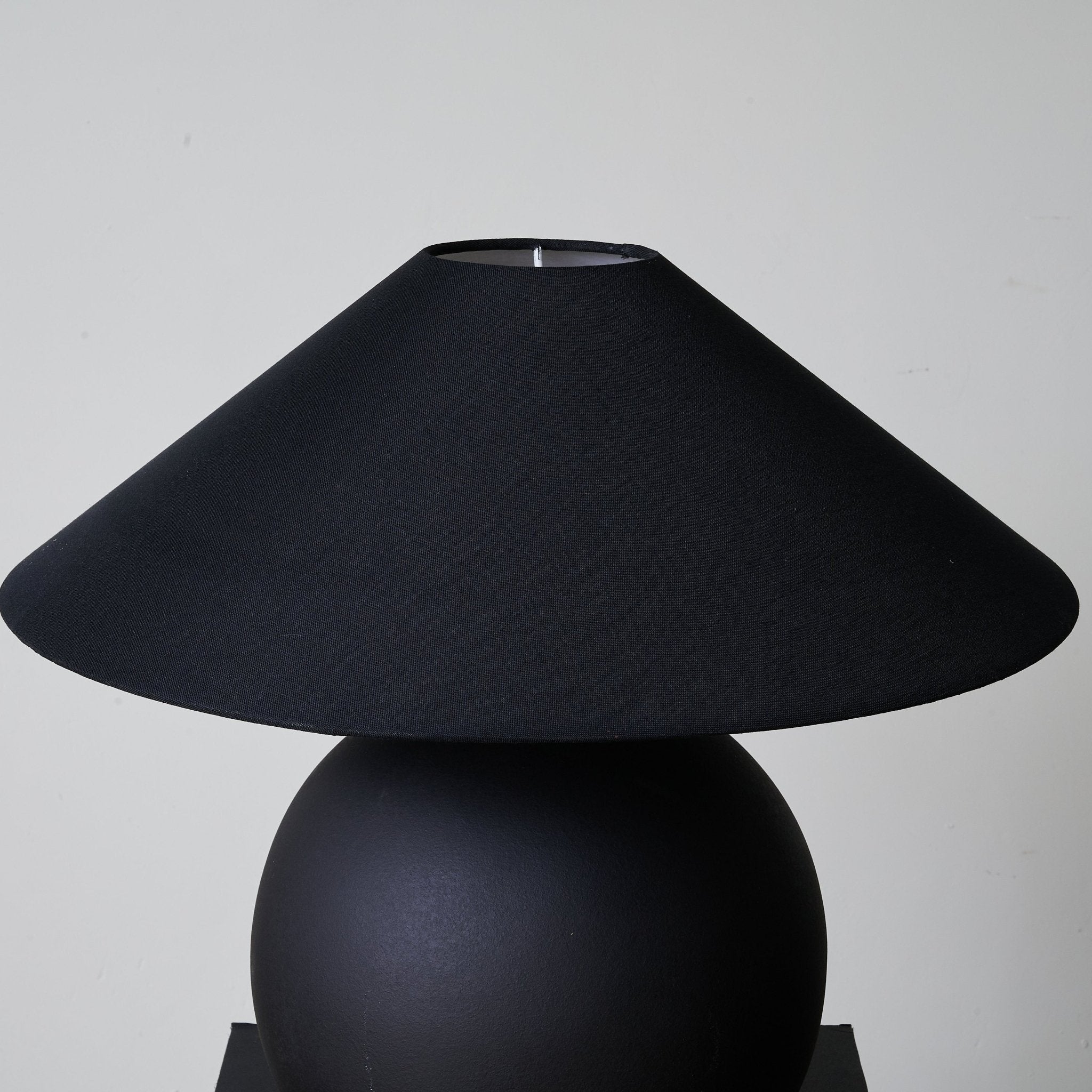 Elara Minimalist Ceramics Table Lamp
