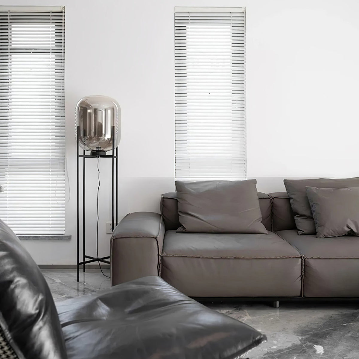 Liorivelia Glass Industrial Floor lamp