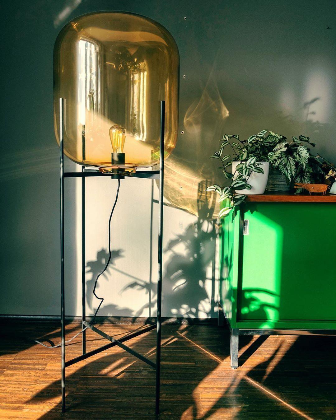 Liorivelia Glass Industrial Floor lamp