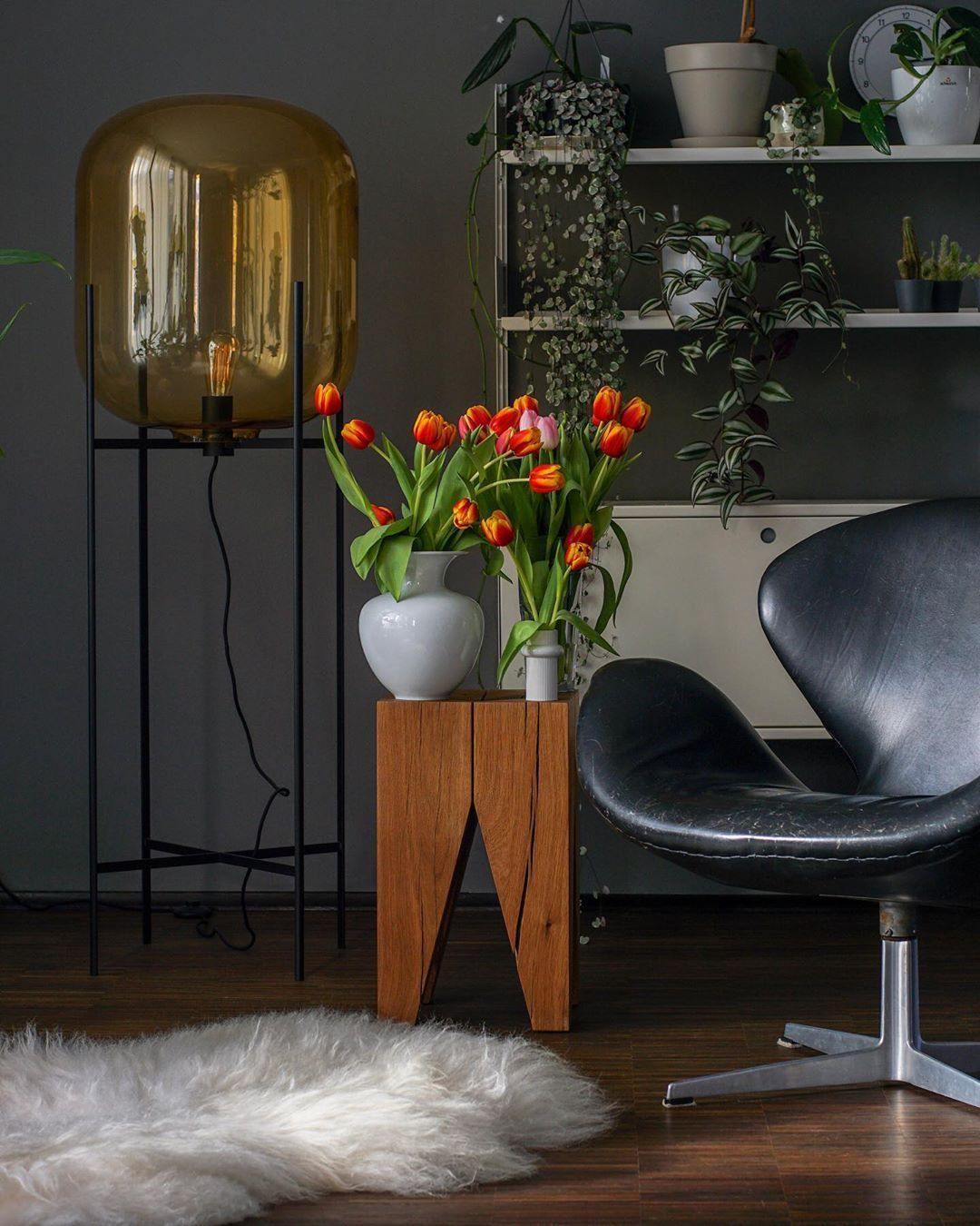 Liorivelia Glass Industrial Floor lamp