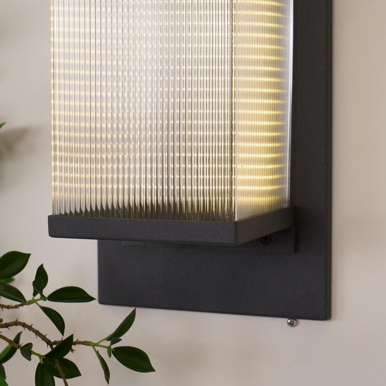 Feraraine Steel Contemporary Wall Lamp