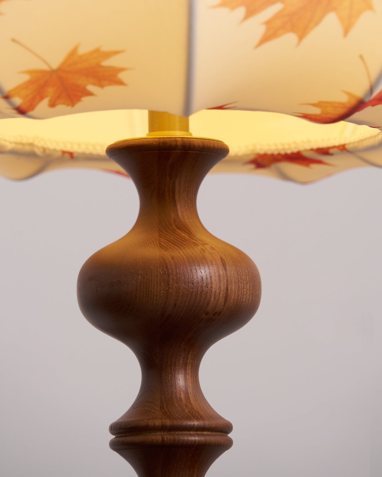 Qrathen Wood Fabric Retro Floor Lamp