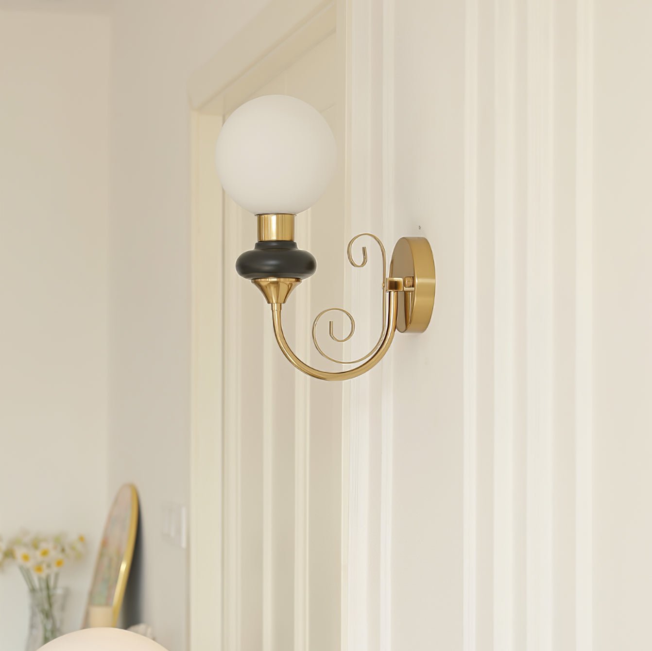 Whirl Chic Plug-in Wall Lamp