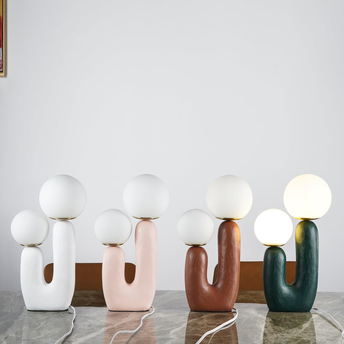 Elyrain Resin Artistic Table Lamp