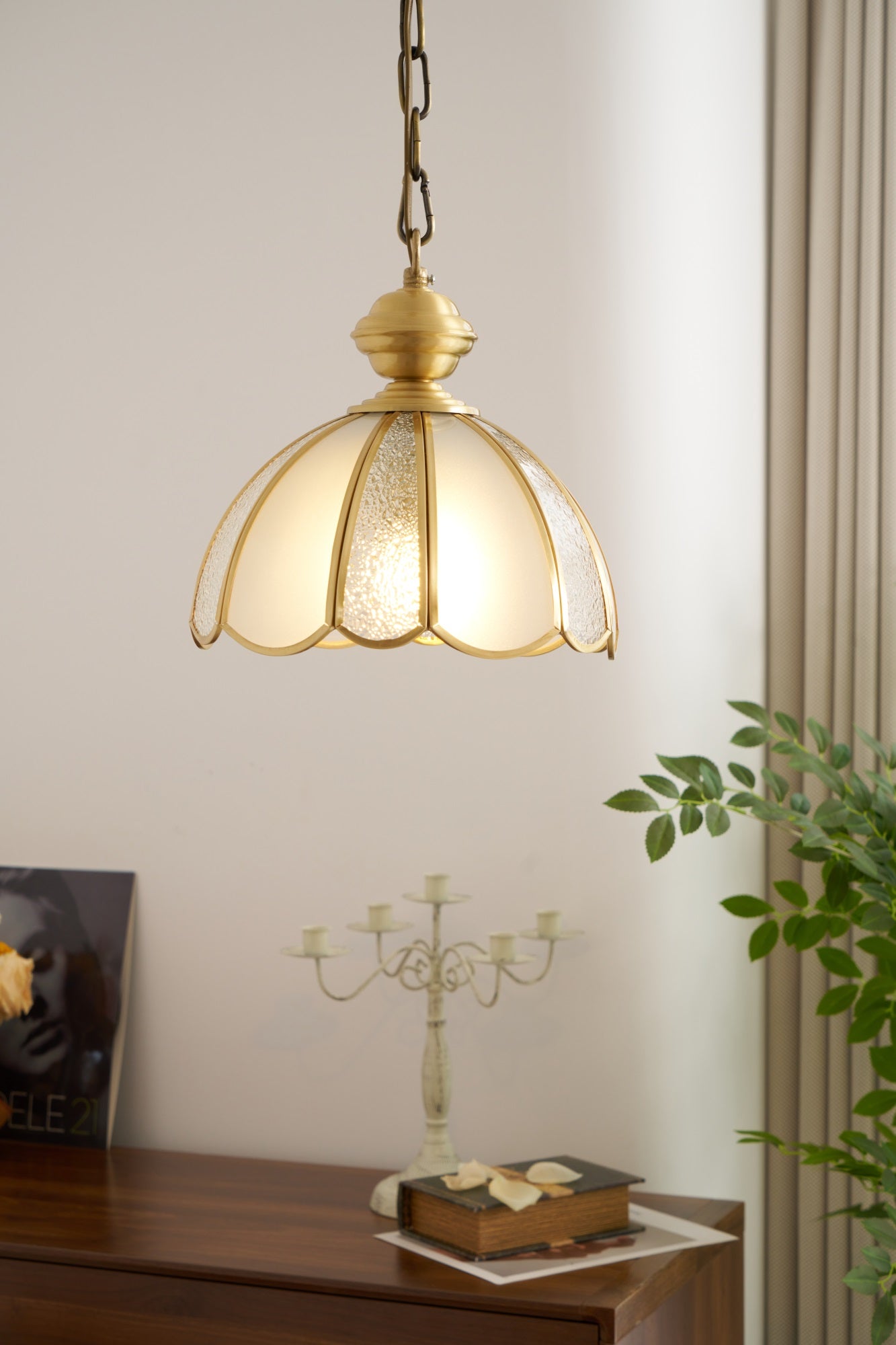 Lunell Traditional Art Brass Glass Pendant Light