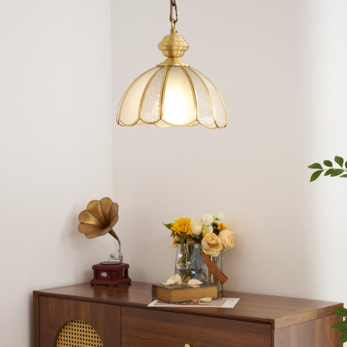 Lunell Traditional Art Brass Glass Pendant Light