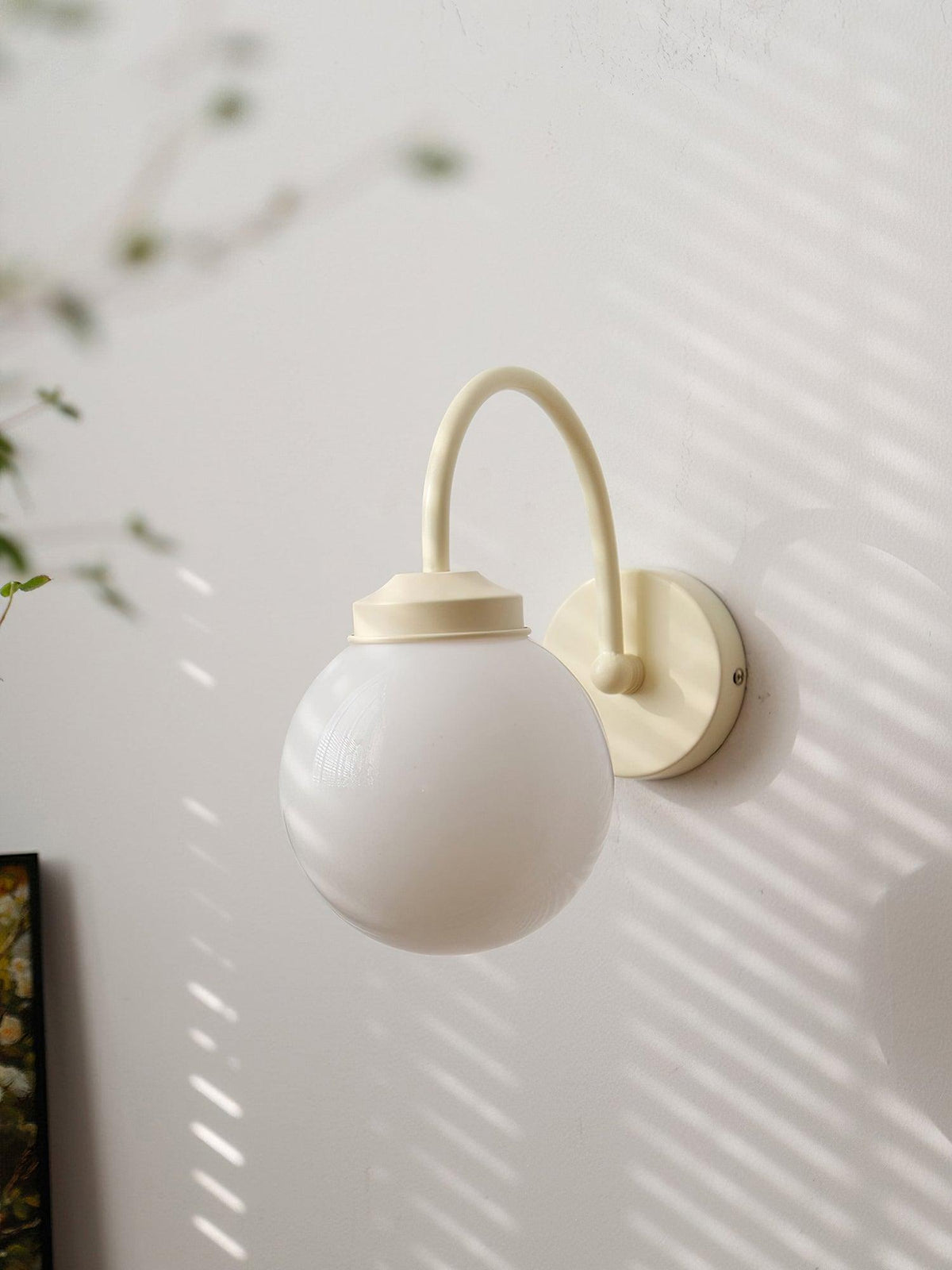 Zomareth Orb Surface Glass Wall Lamp