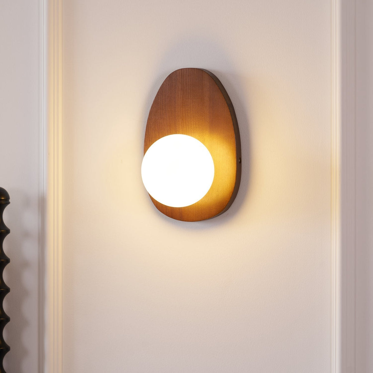 Nylaeiel Nordic Art Plug-in Walnut Glass Wood Wall Lamp