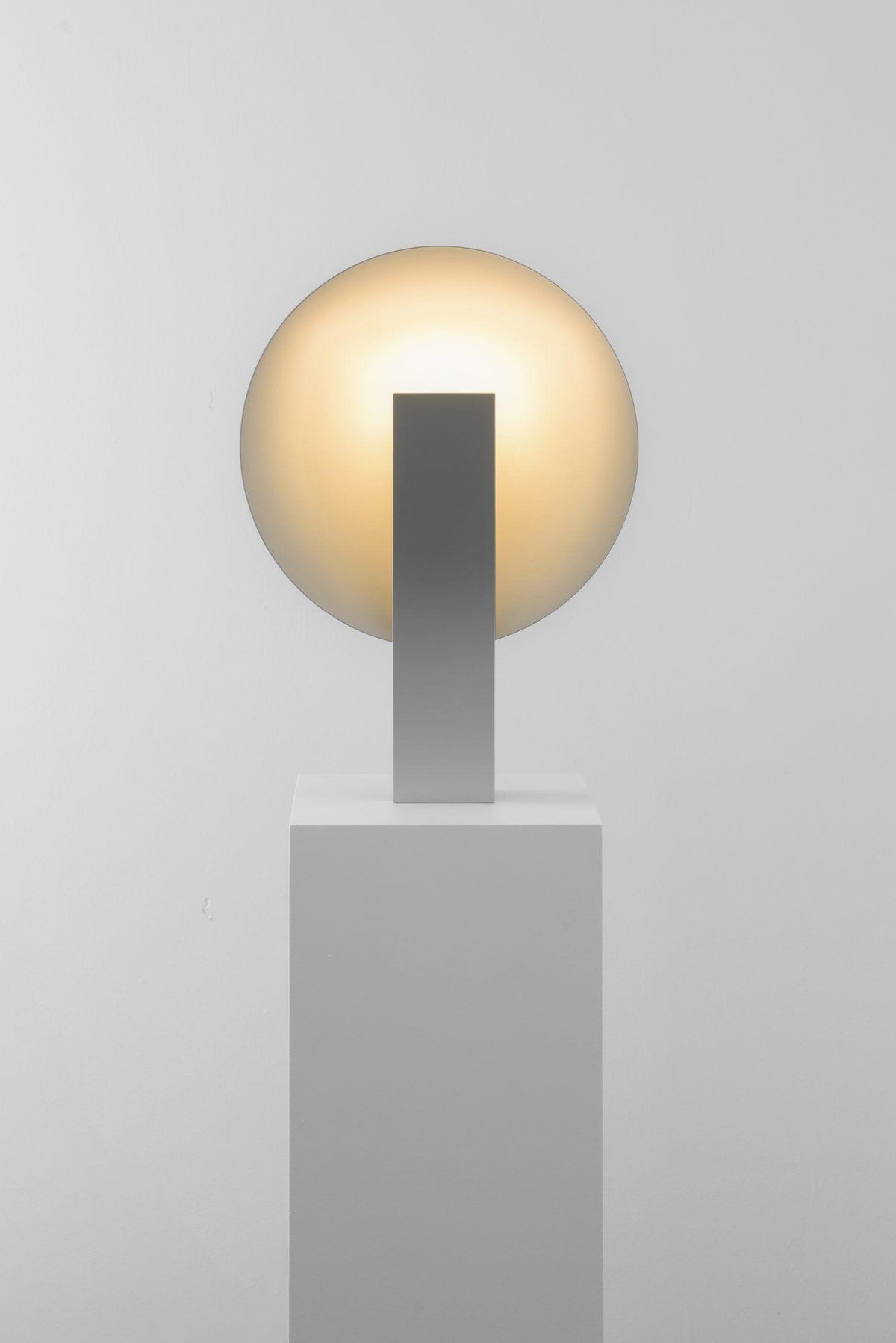 Cis Minimalist Table Lamp