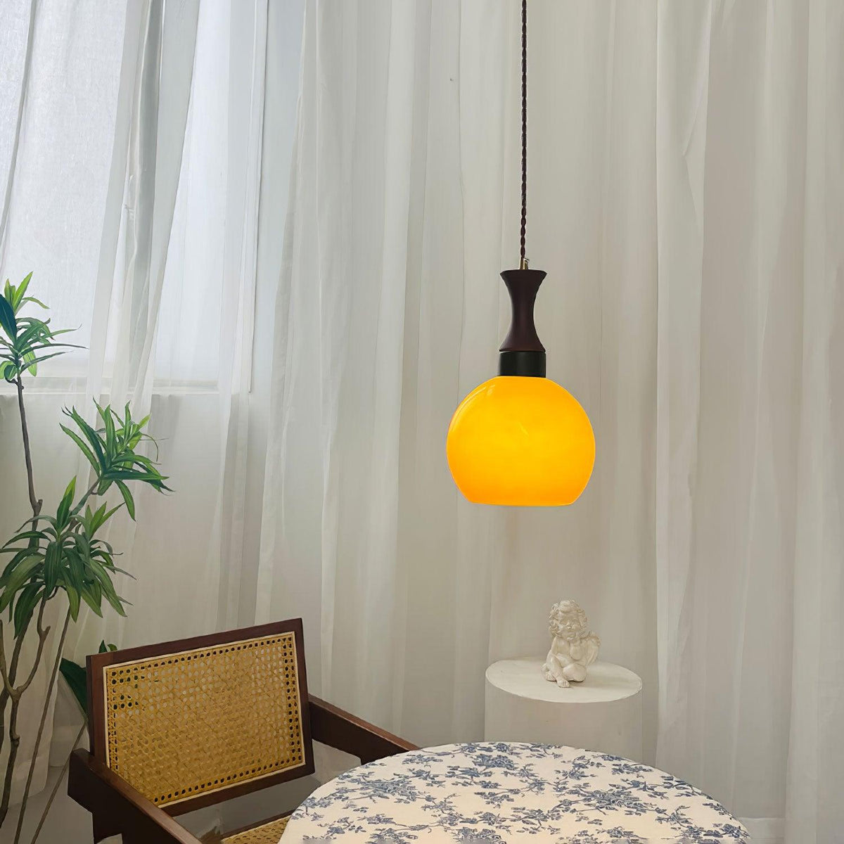 Gyls Modern Minimalist Wood Glass Pendant Lamp