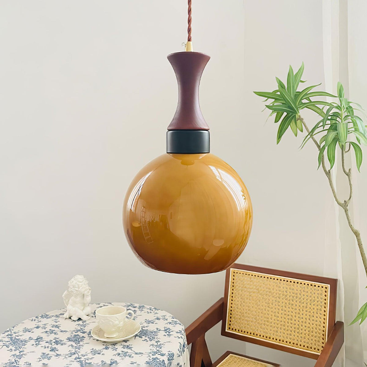 Gyls Modern Minimalist Wood Glass Pendant Lamp