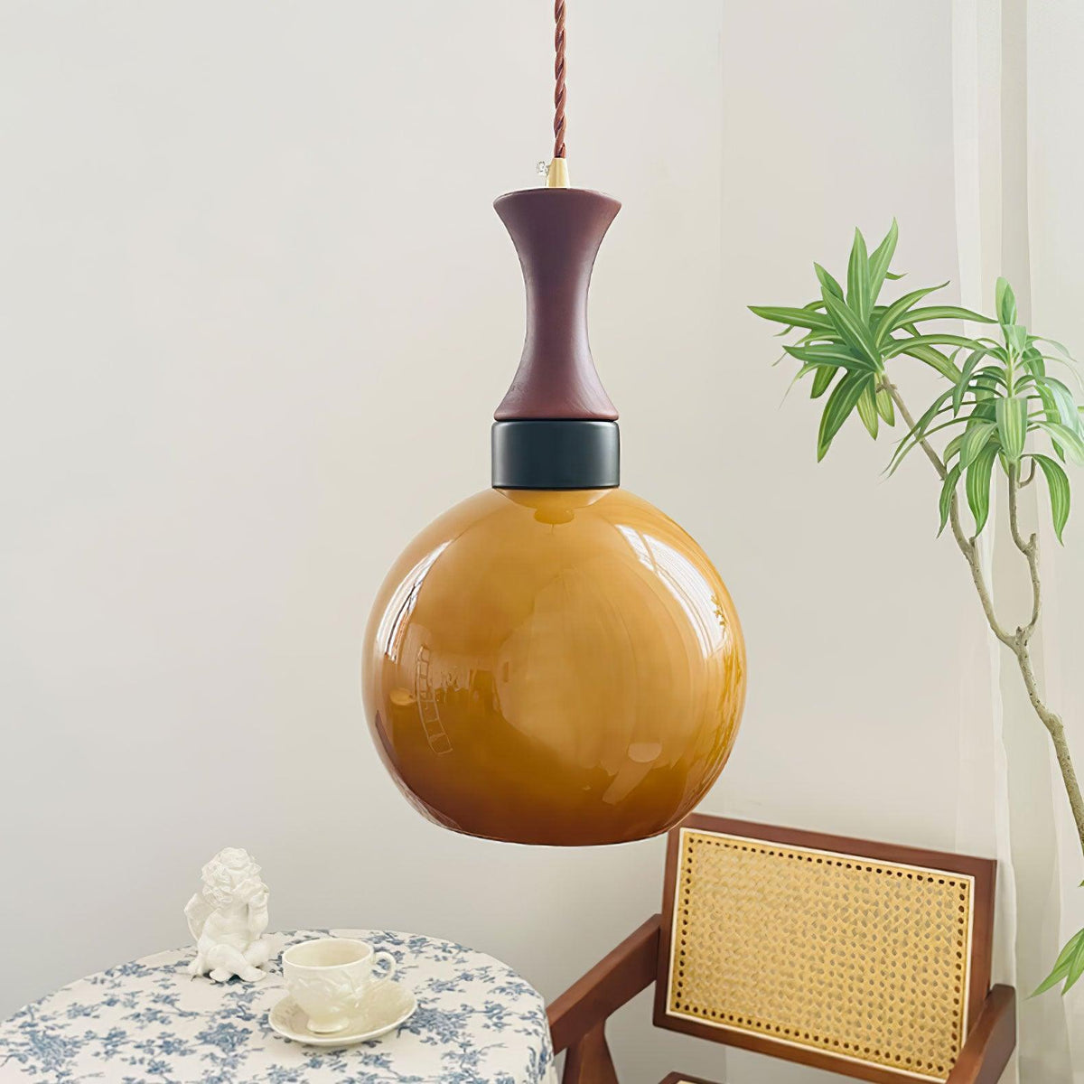 Gyls Modern Minimalist Wood Glass Pendant Lamp