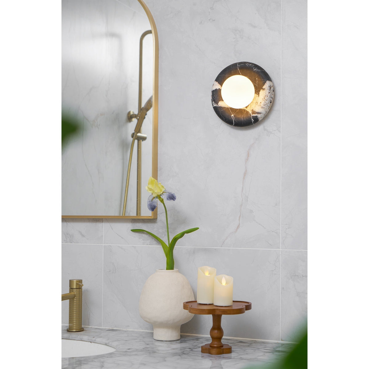 Uvinos Wall Lamp