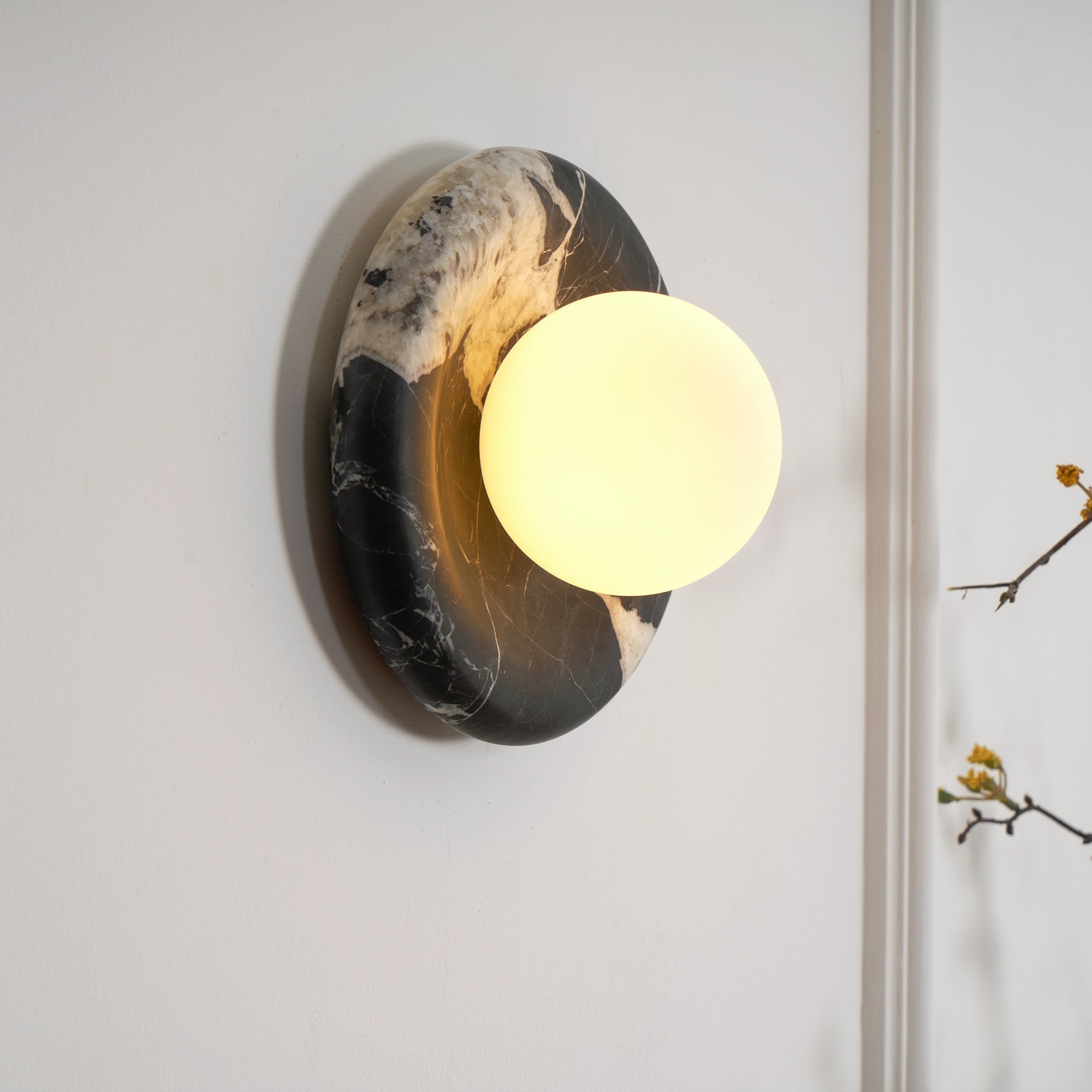 Uvinos Wall Lamp