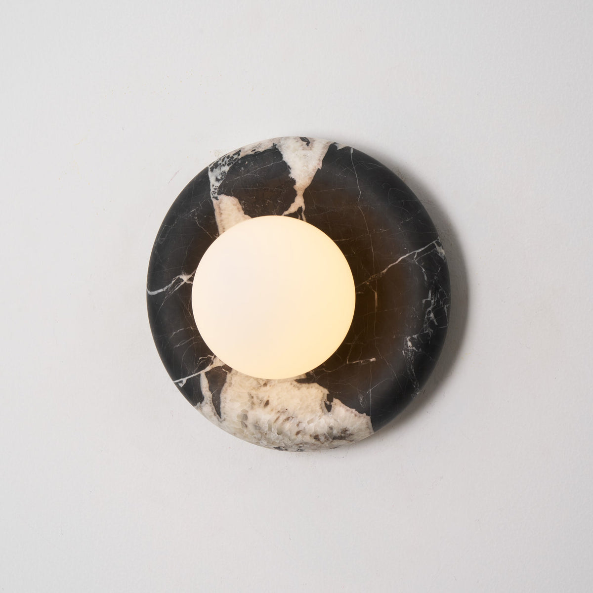 Uvinos Wall Lamp