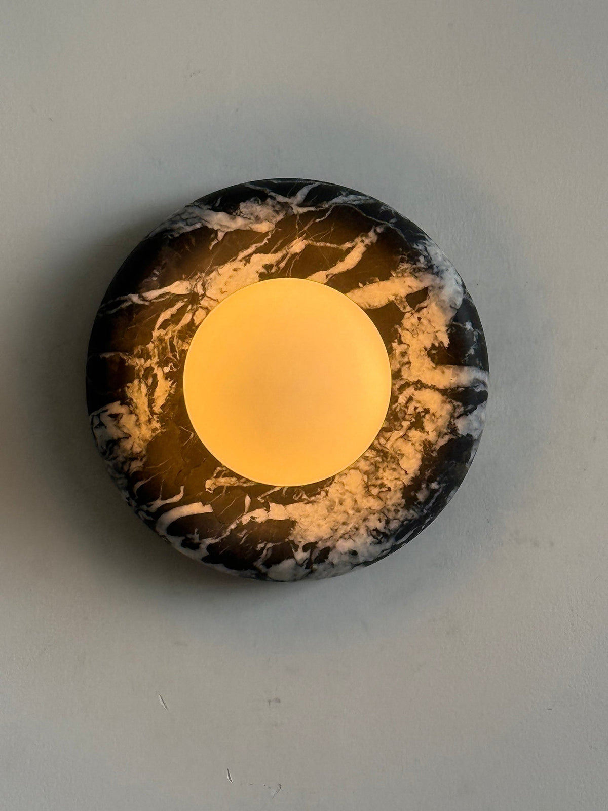 Uvinos Wall Lamp