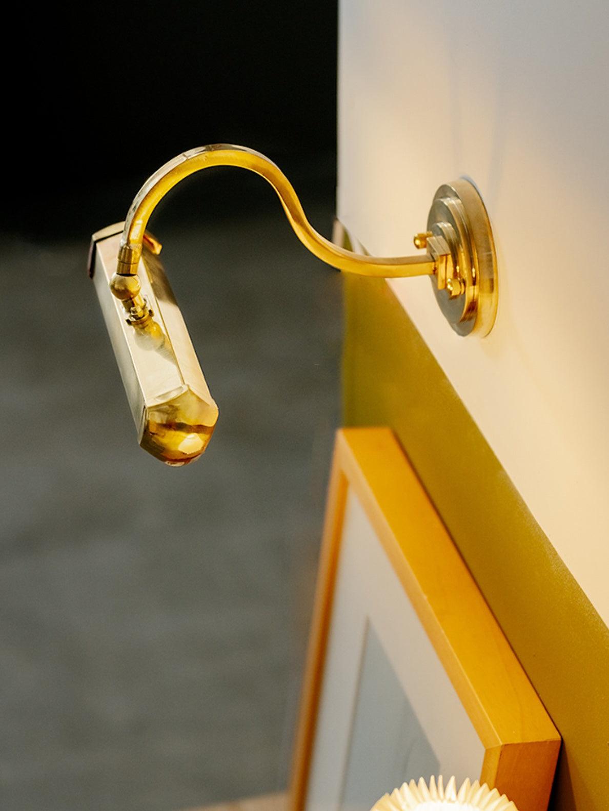 Teriaora Modern Minimalist Wall Lamp