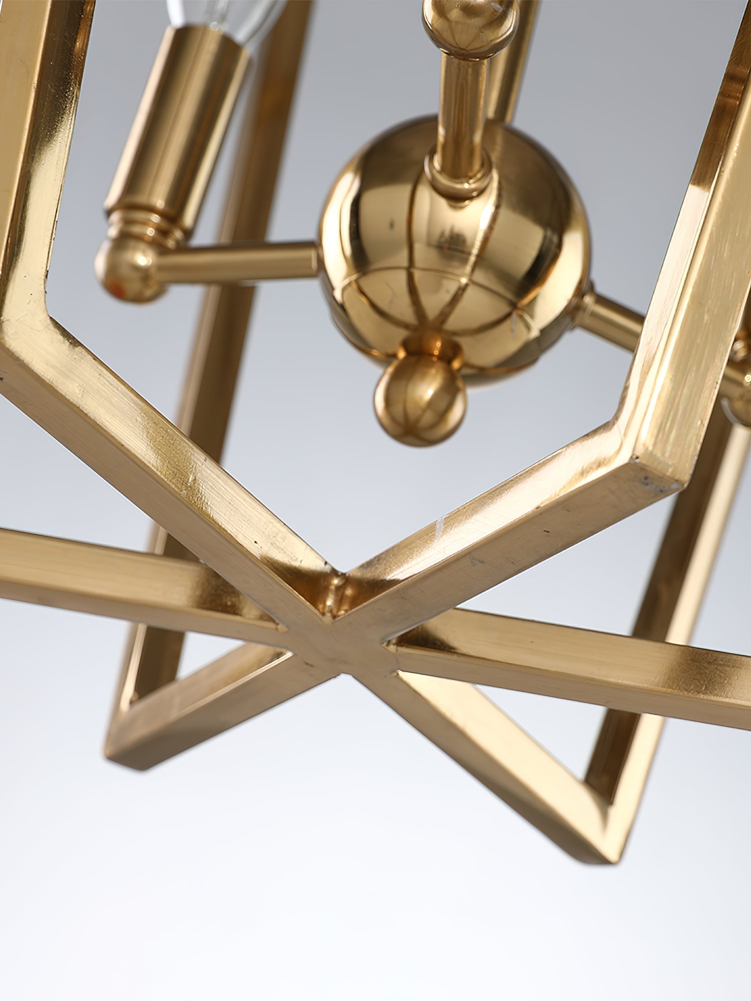 Elthaaris Pendant Light