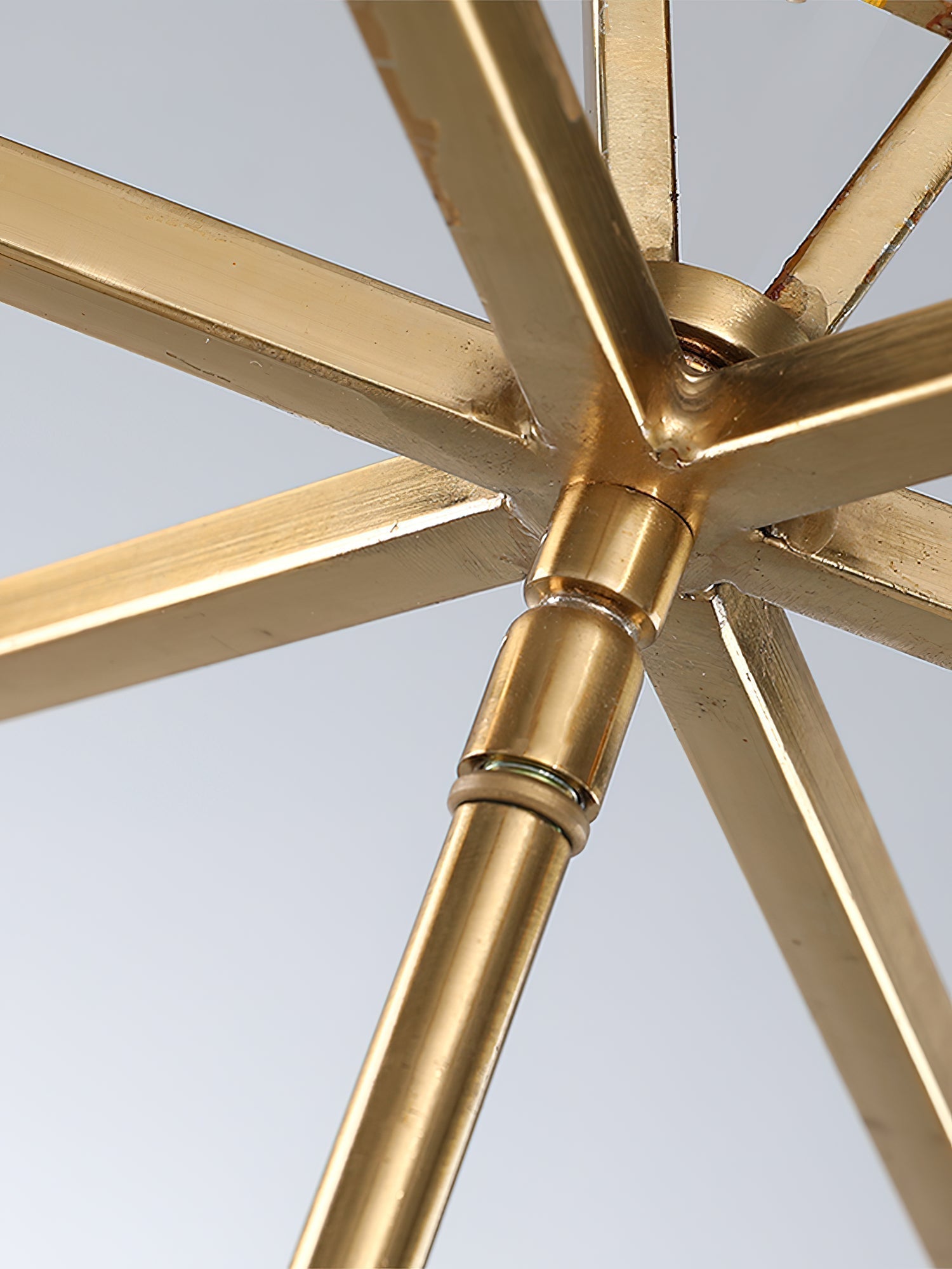 Elthaaris Pendant Light