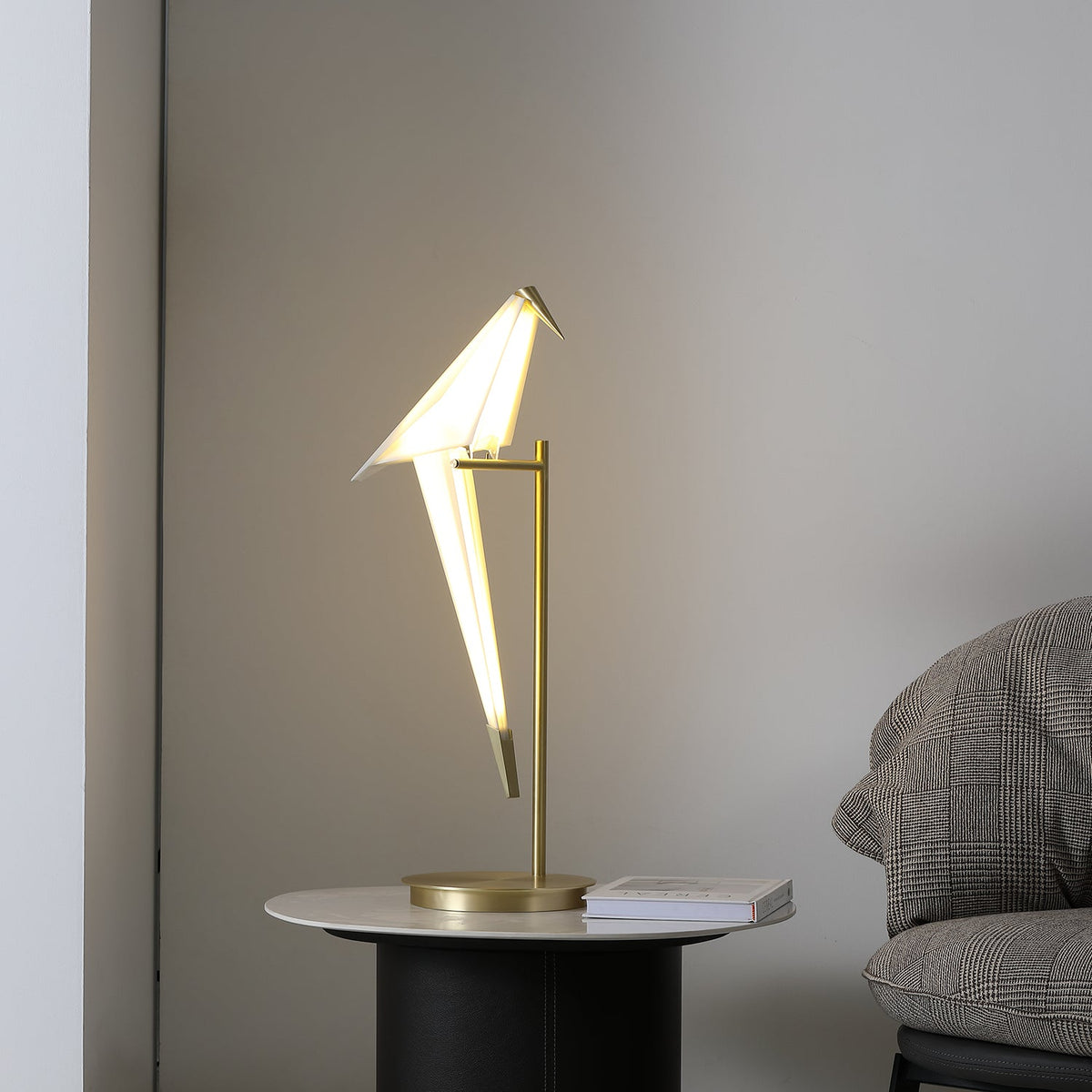 Kaelora Contemporary Table Lamp