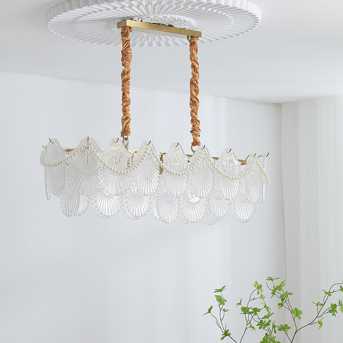 Liorelelle Chandelier Pearl Glass Shell
