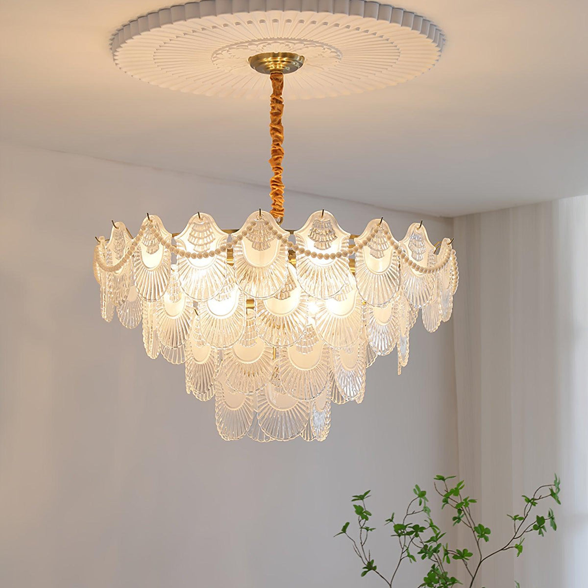 Liorelelle Chandelier Pearl Glass Shell