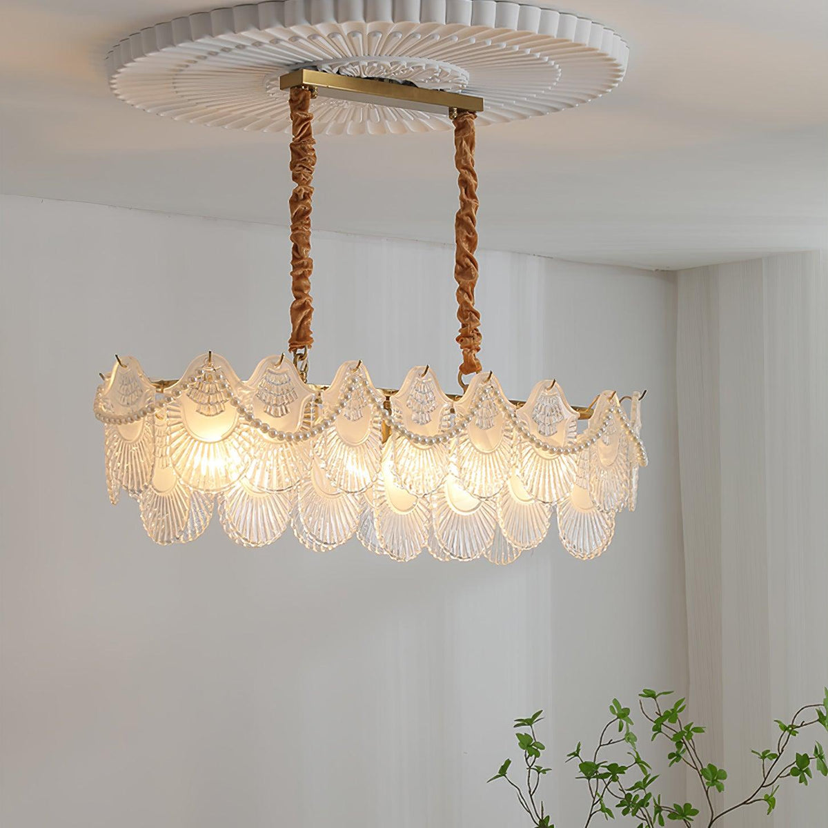 Liorelelle Chandelier Pearl Glass Shell