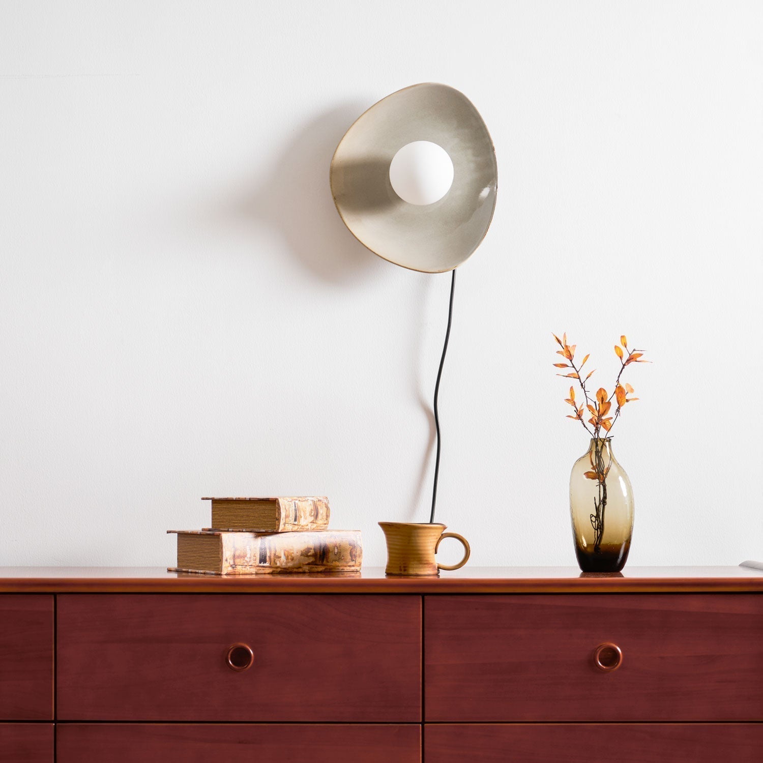 Lioruiella Pebble Disc Plug-in Ceramics Glass Wall Light