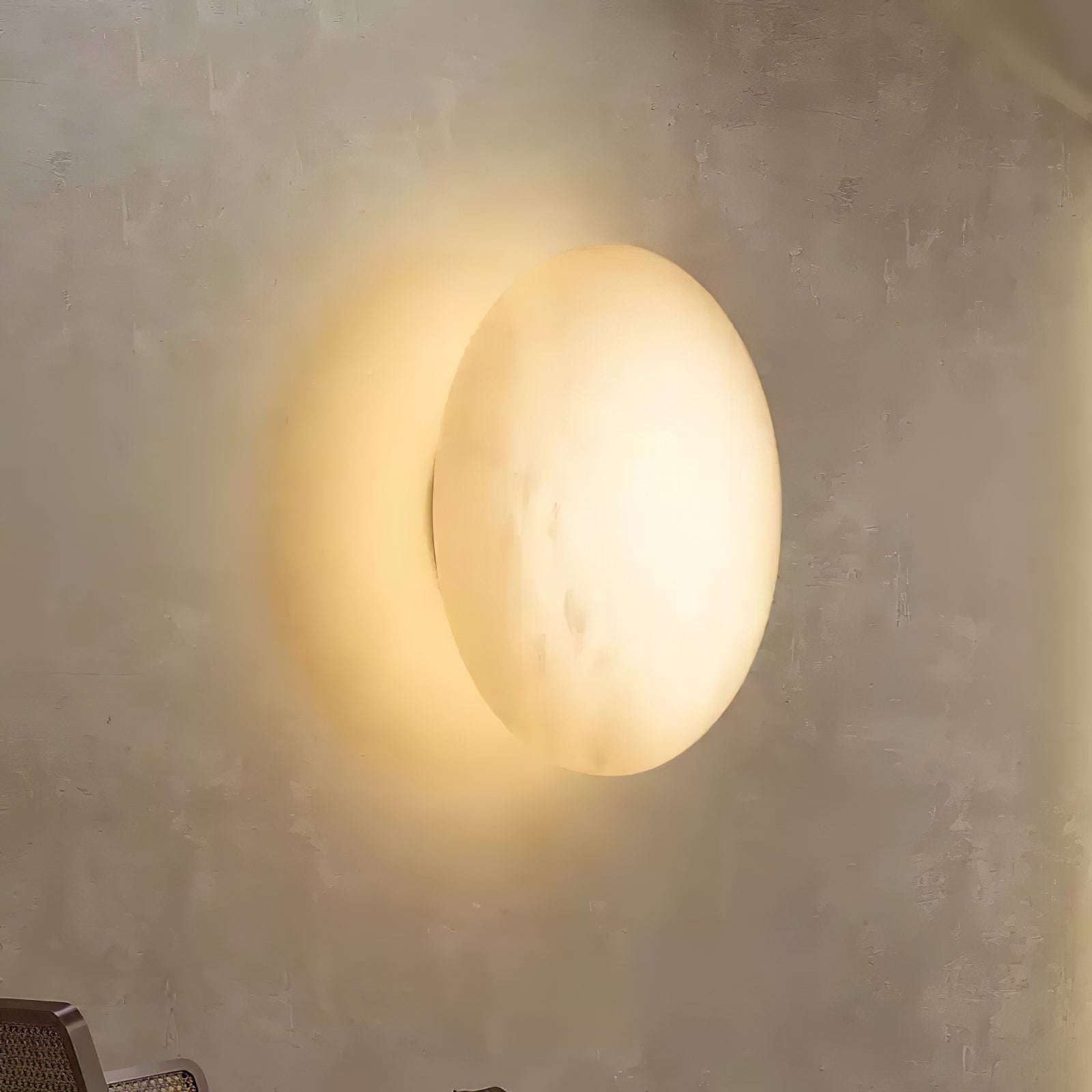 Eurthais Minimalist Alabaster Wall Light
