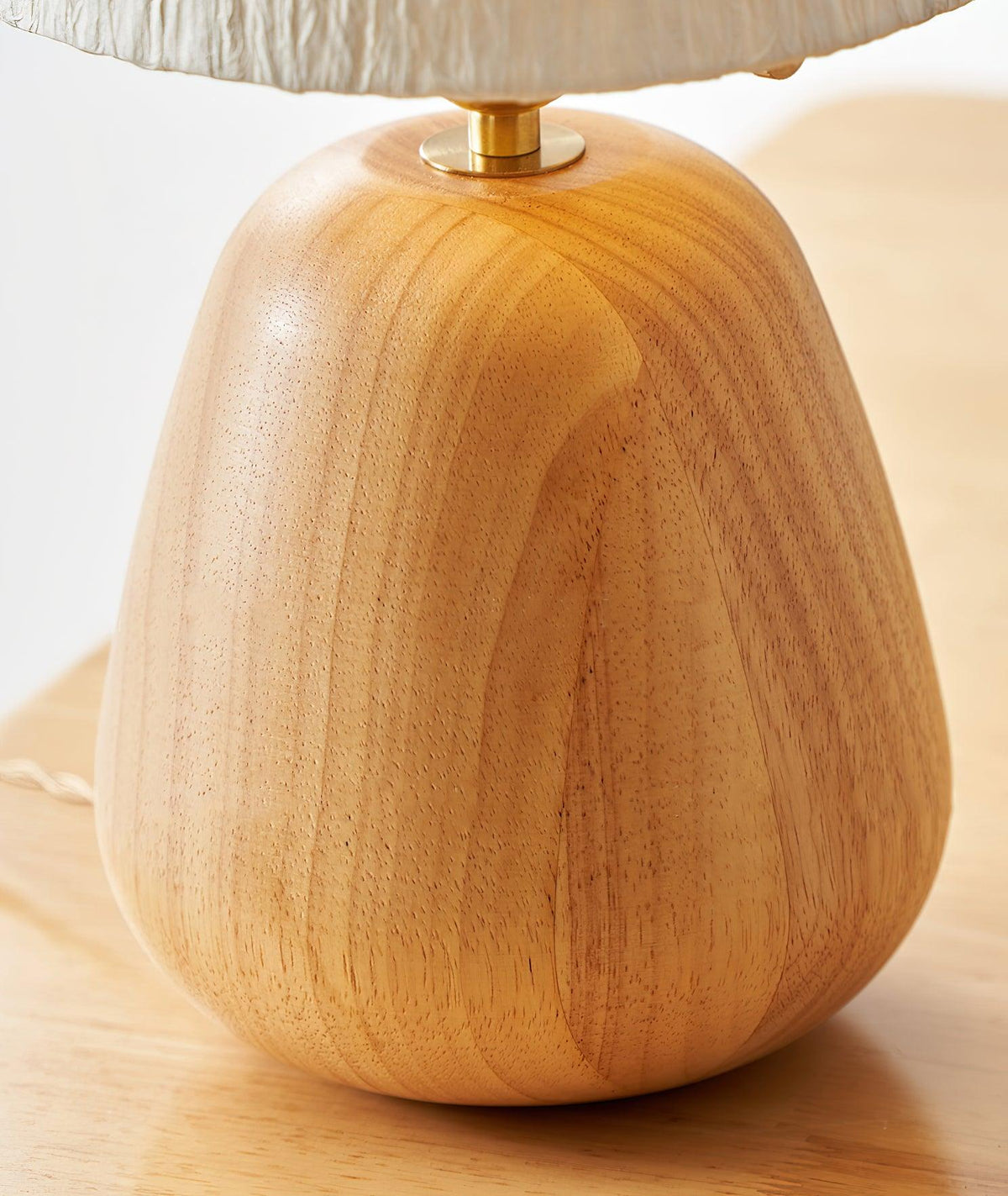 Elugan Organic Wood Table Lamp