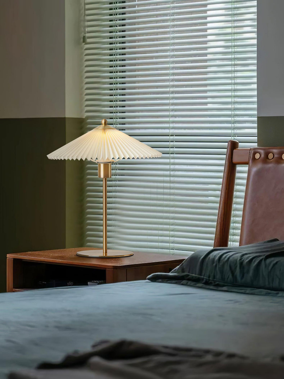 Camirir Pleated Umbrella Table Lamp