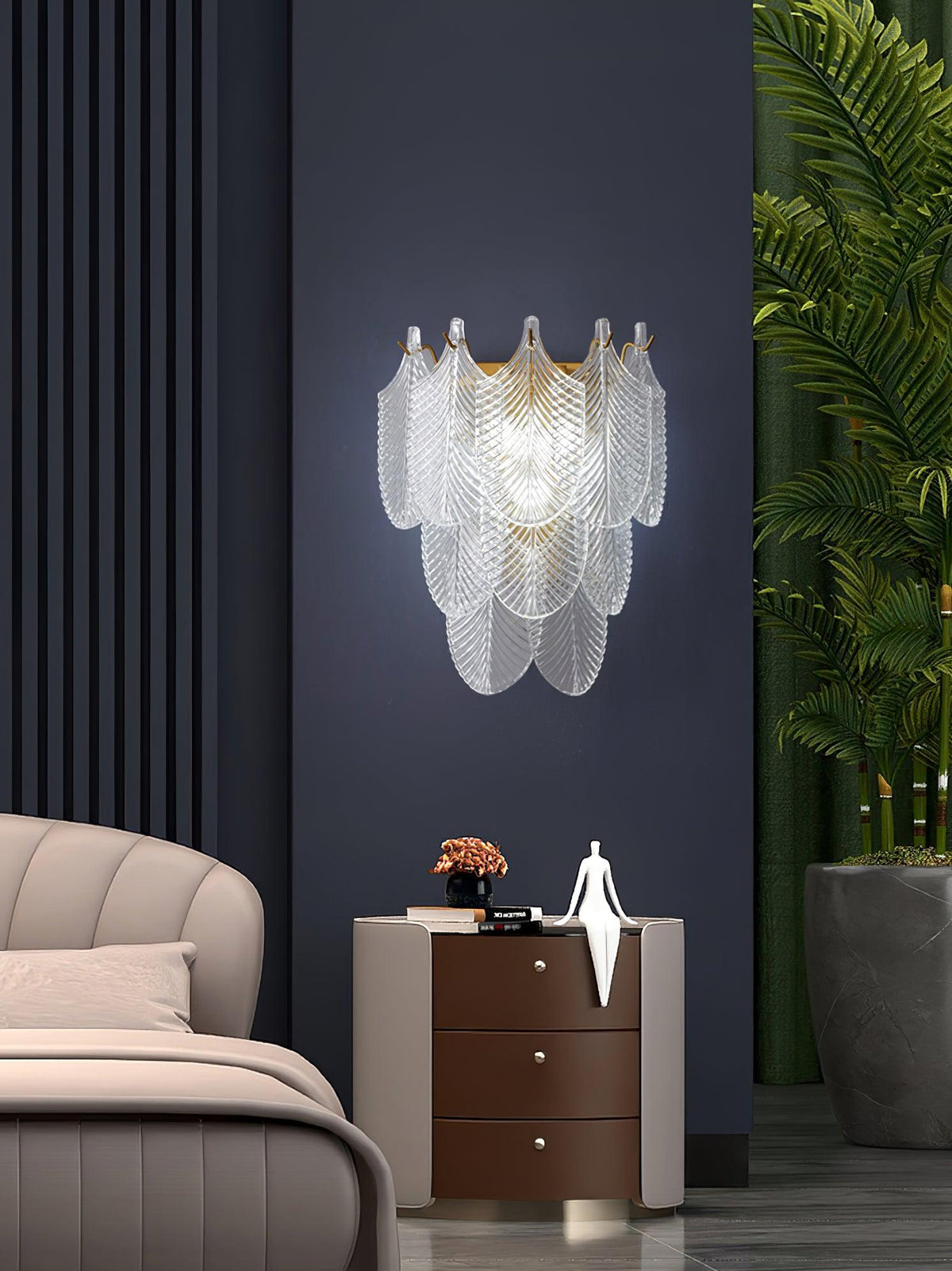 Eveno Metal Glass Leaf-inspired Wall Sconce