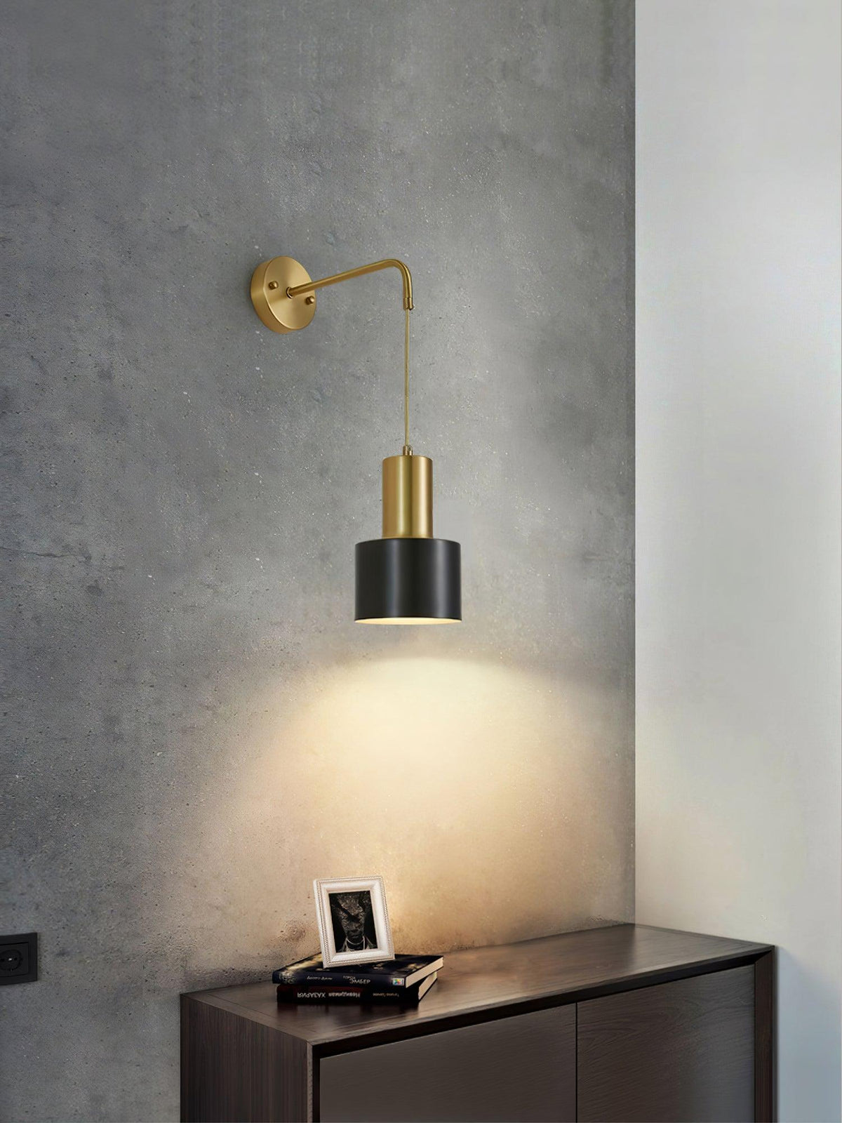 Rivereria Minimalist Wall Lamp