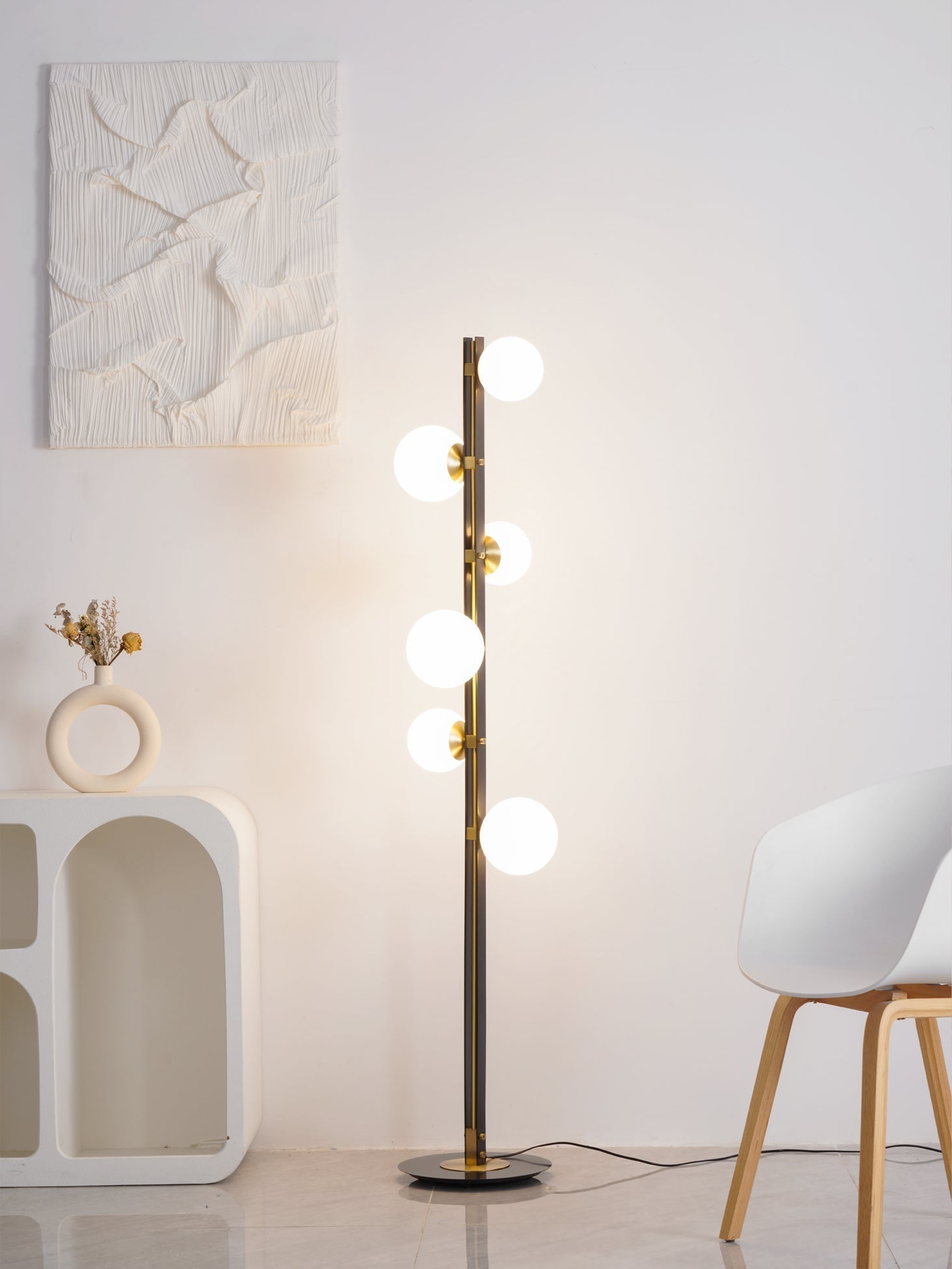 Eireneria Elegant Glass Floor Lamp