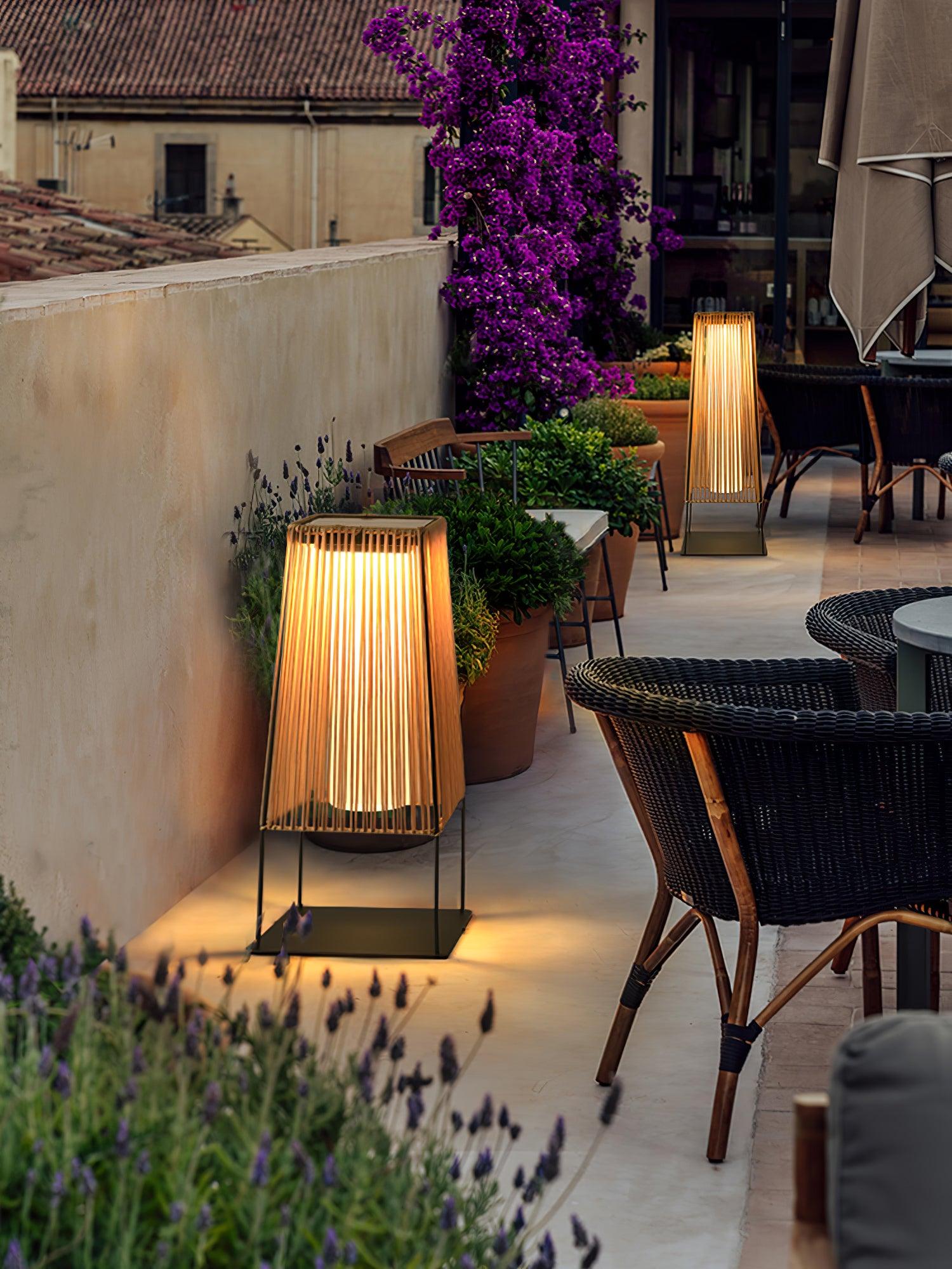 Aru Modern Outdoor Light