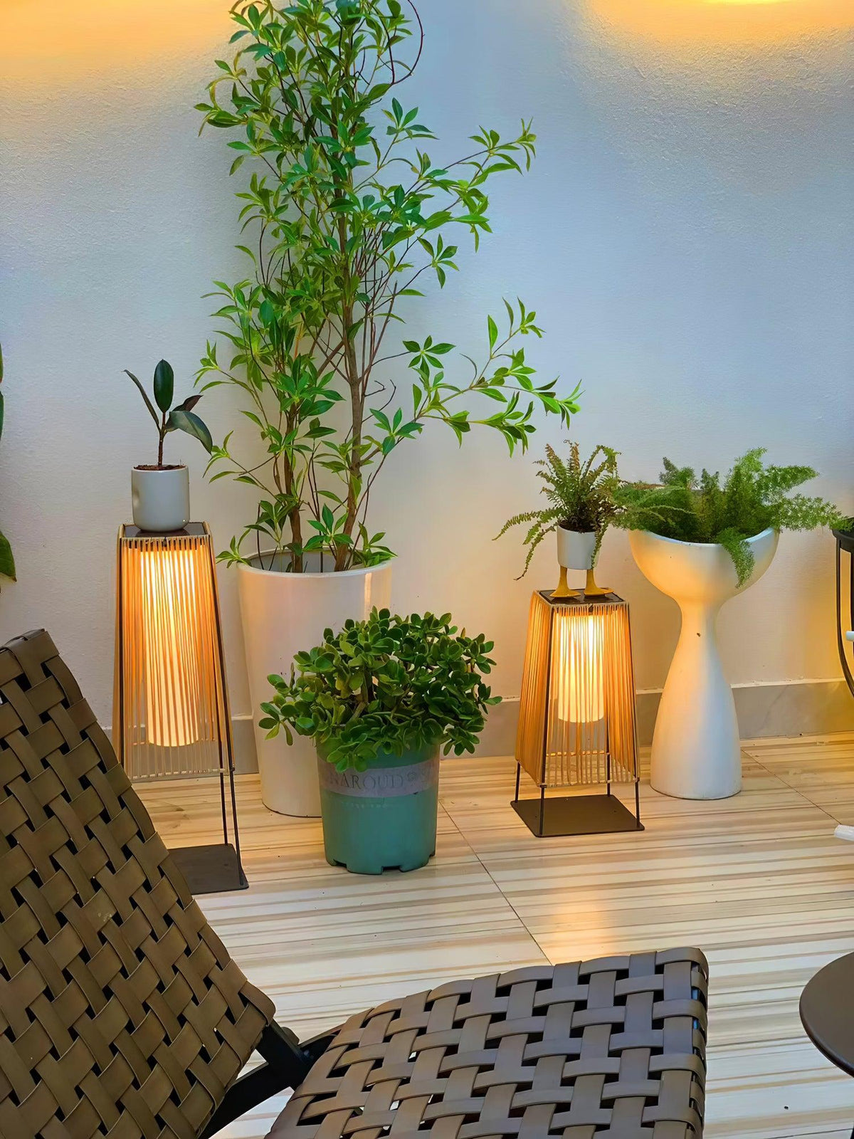 Aru Modern Outdoor Light