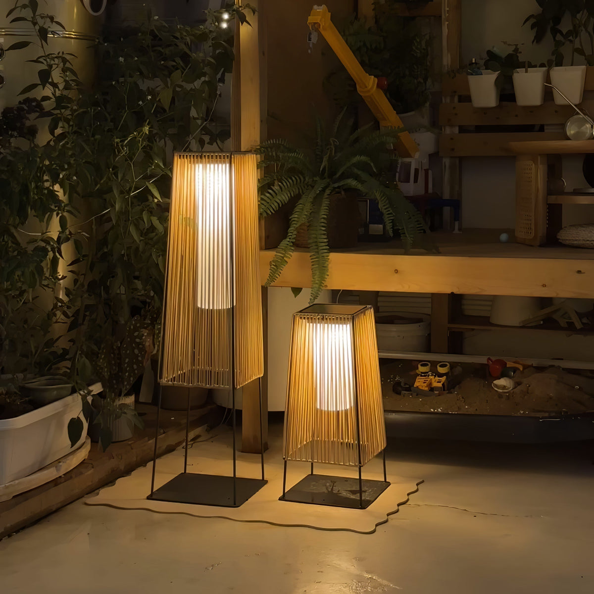 Aru Modern Outdoor Light