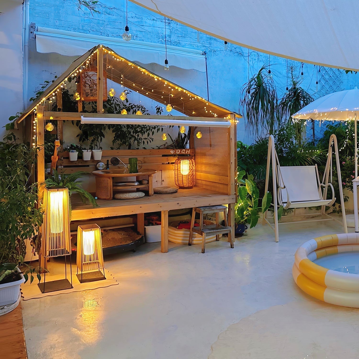 Aru Modern Outdoor Light
