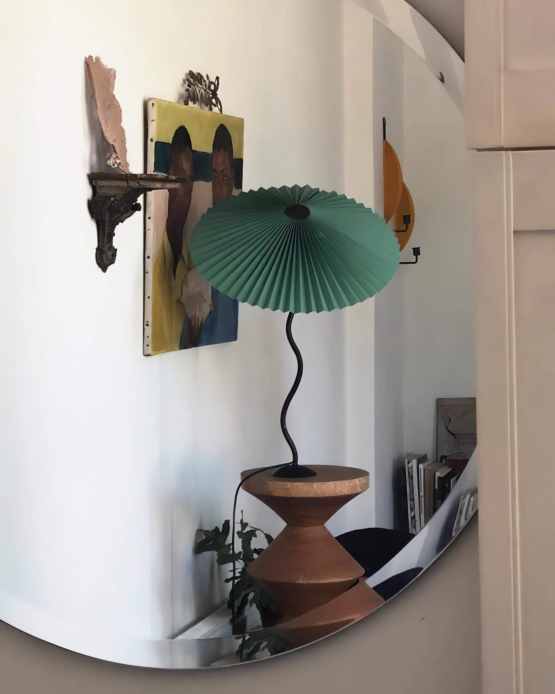 Krenis Fabric Artistic Table Lamp