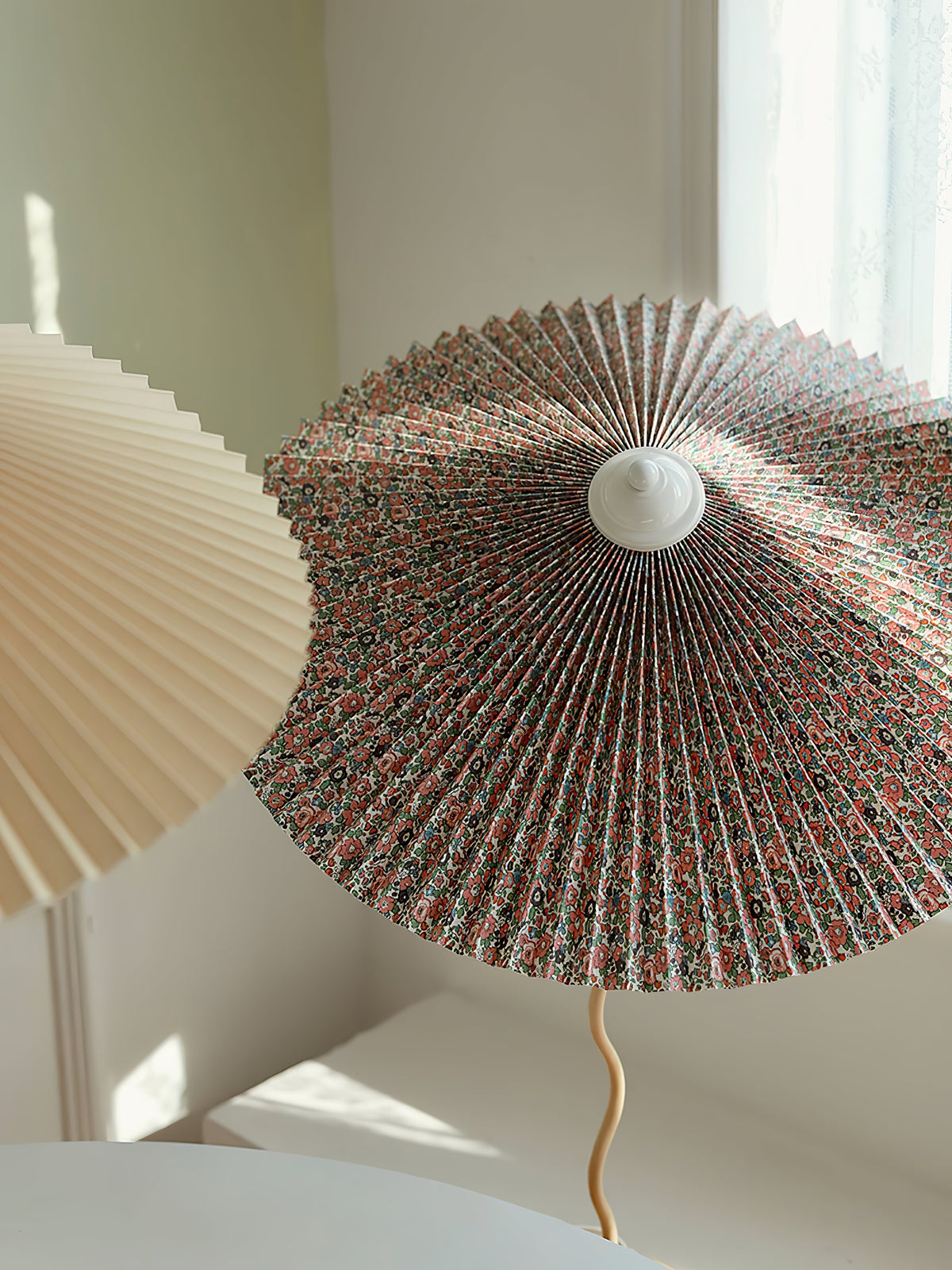 Krenis Fabric Artistic Table Lamp