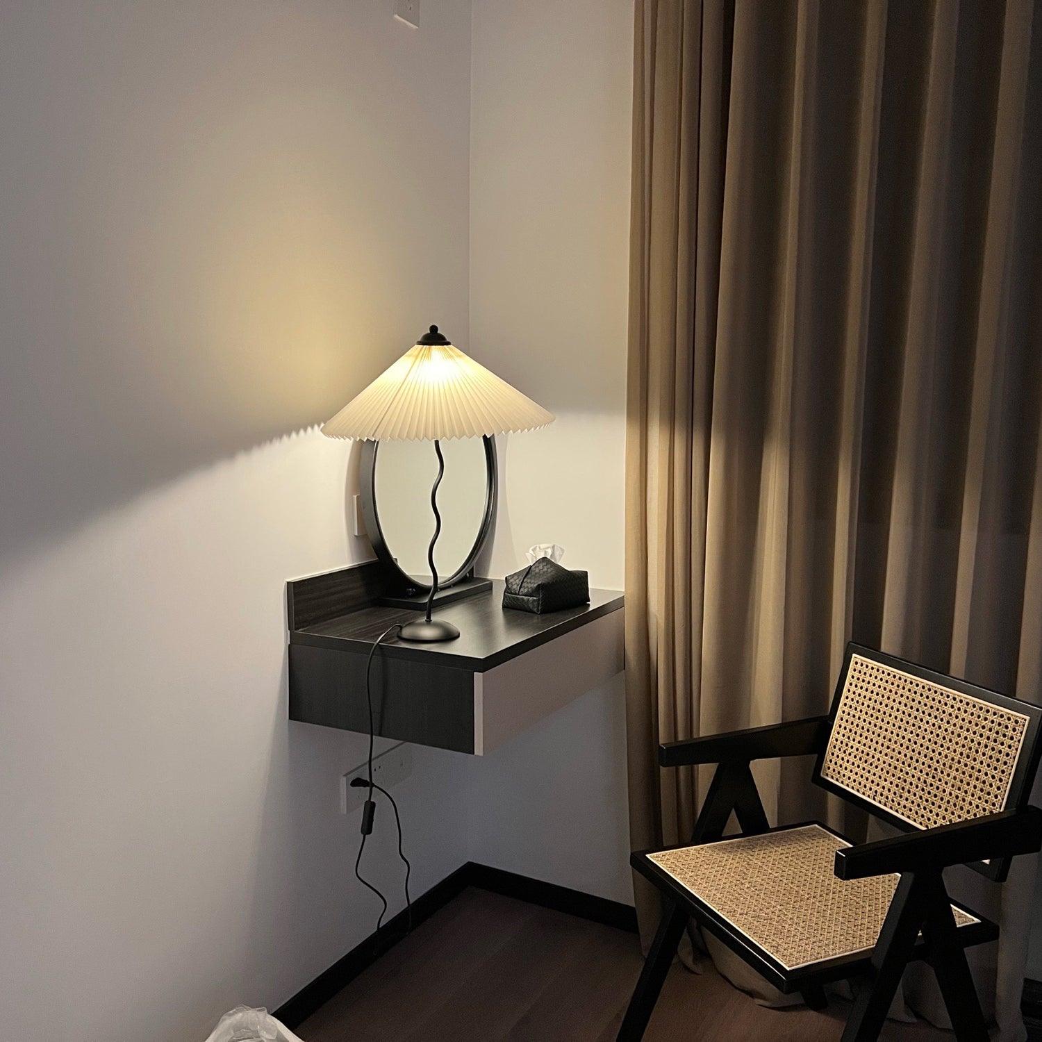 Krenis Fabric Artistic Table Lamp