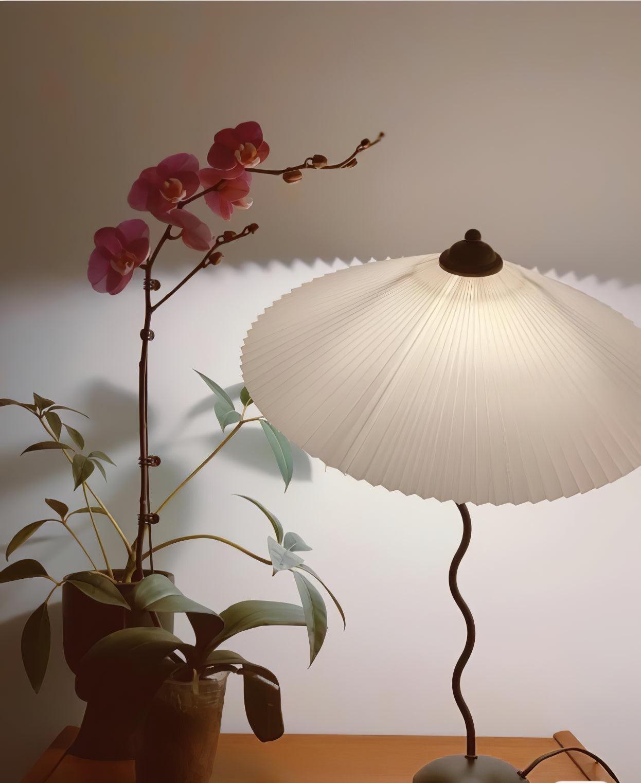 Krenis Fabric Artistic Table Lamp