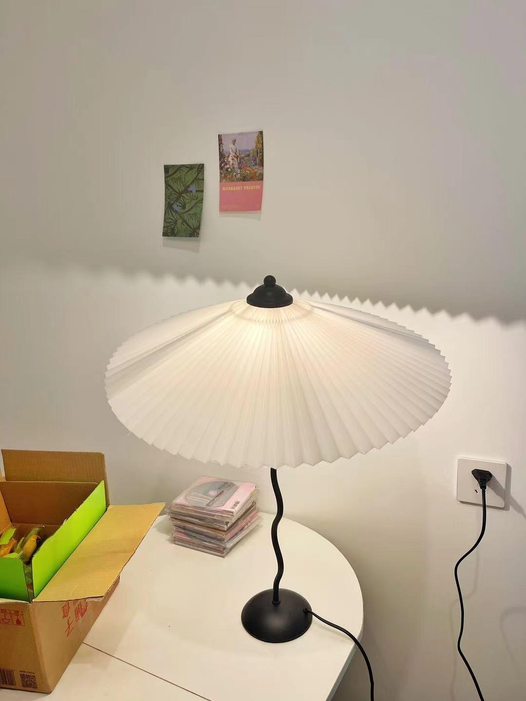 Krenis Fabric Artistic Table Lamp