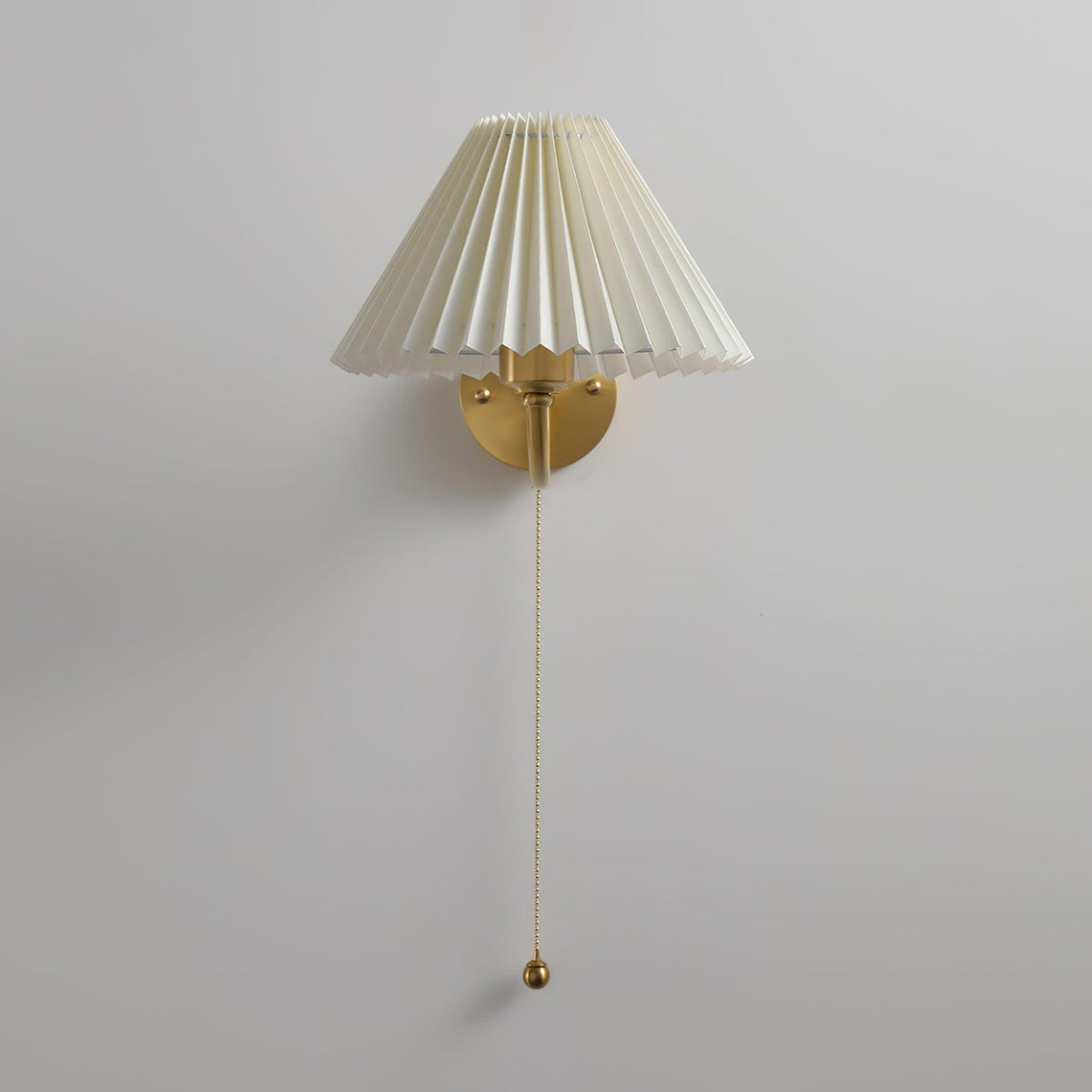 Dovrin Elegance Pleated Brass Fabric Wall Lamp