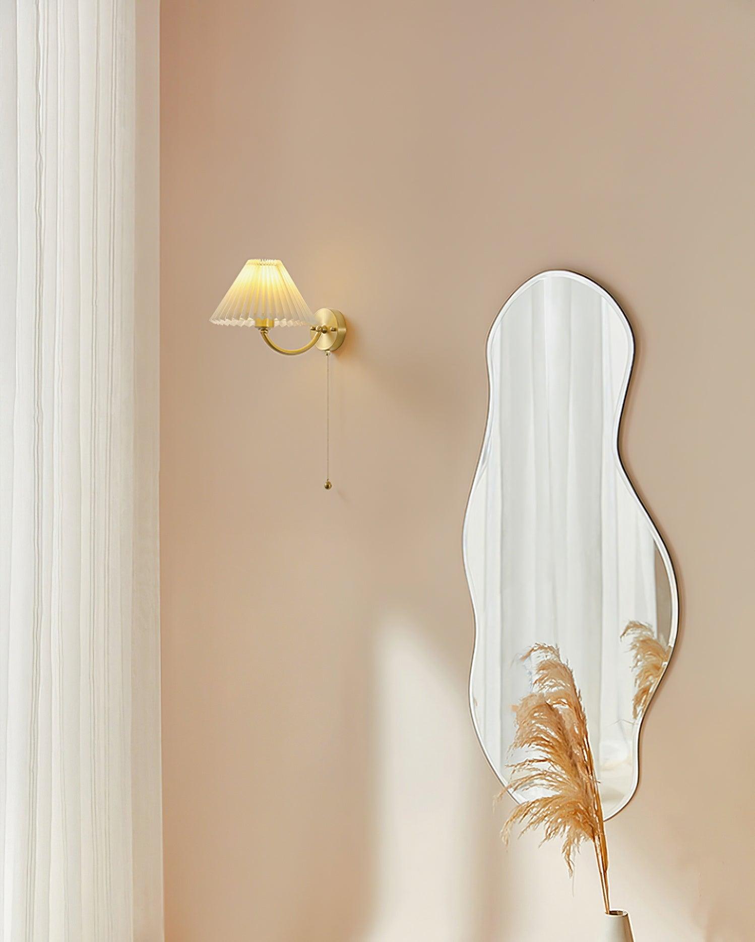 Dovrin Elegance Pleated Brass Fabric Wall Lamp